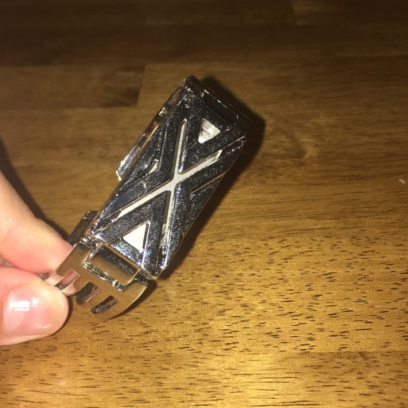 Fitbit bracelet - Picture 1 of 3